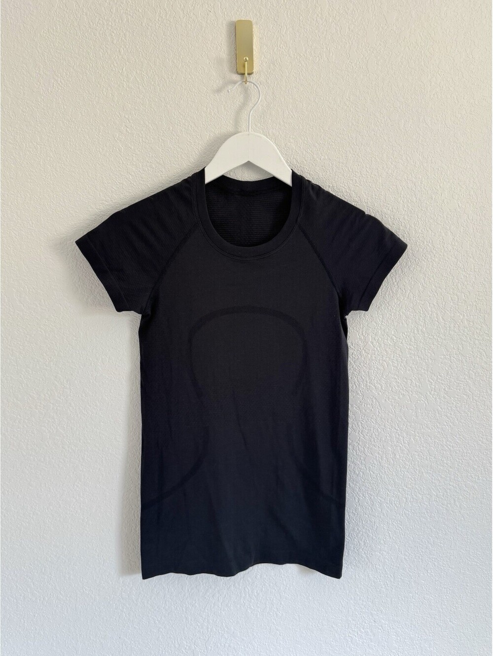 Lululemon Swiftly Tech Classic Black Short Sleeve Shirt Women's Size 4